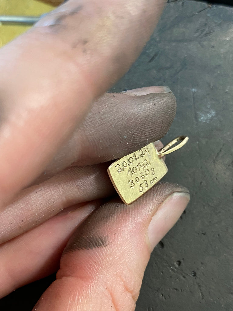 14k Personalised Medallion