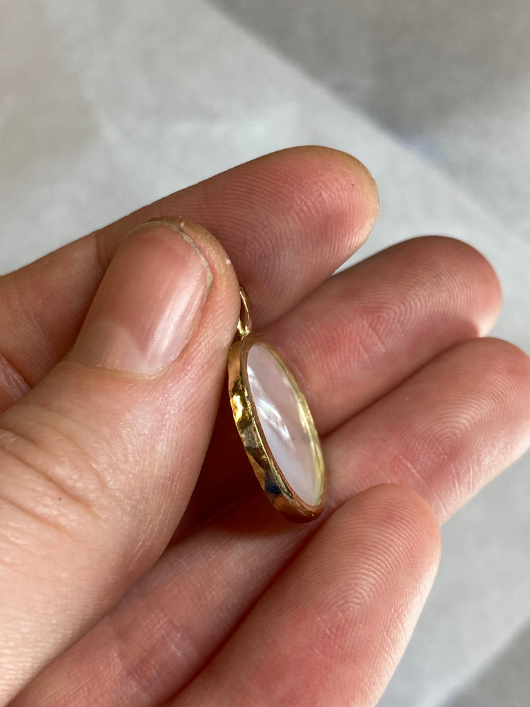 14k Venus - Mother of Pearl