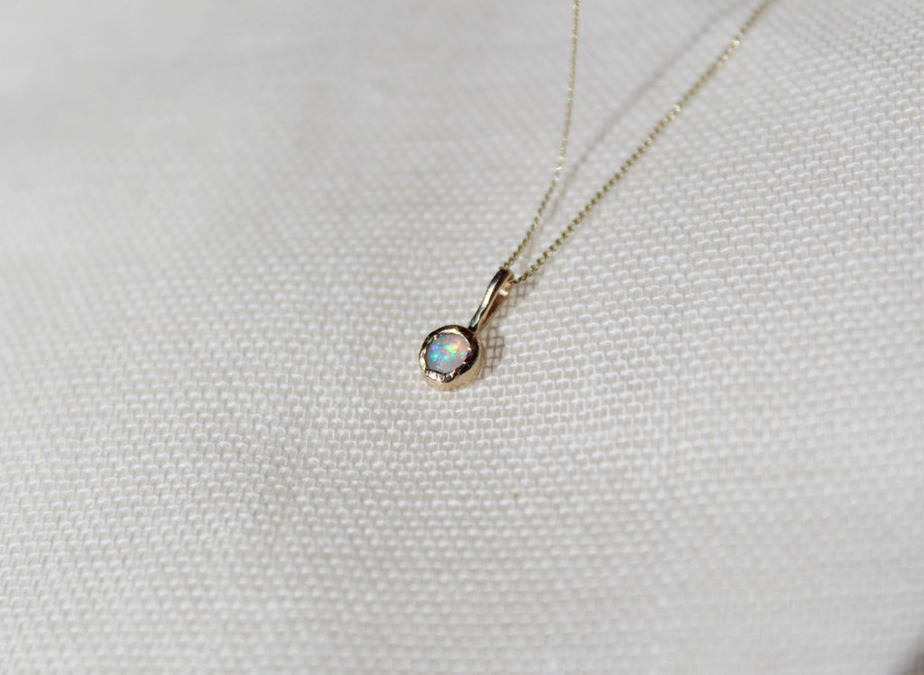 Mini gold Opal