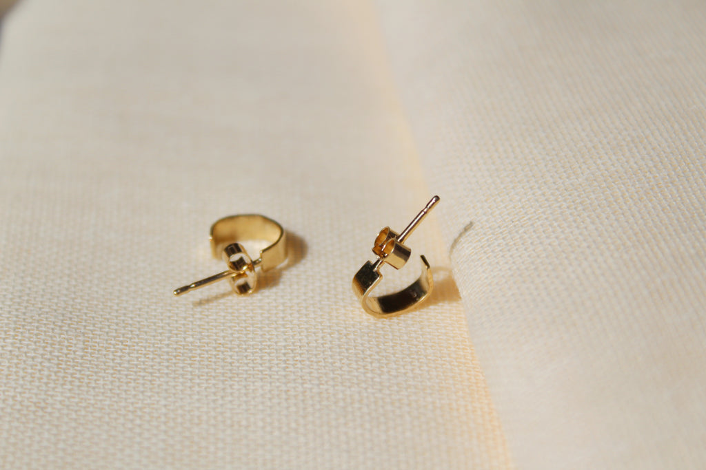 14k Mini hoop hugs